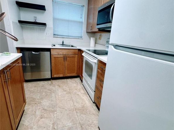 8435 Sunrise Lakes BLV 104, Sunrise FL 33322