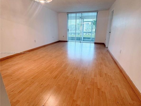 8435 Sunrise Lakes BLV 104, Sunrise FL 33322