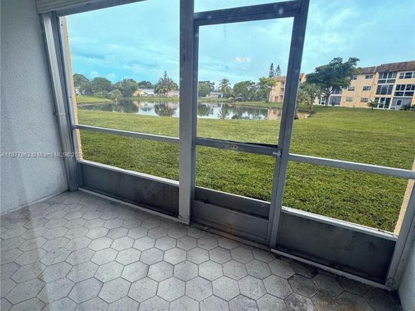 8435 Sunrise Lakes BLV 104, Sunrise FL 33322