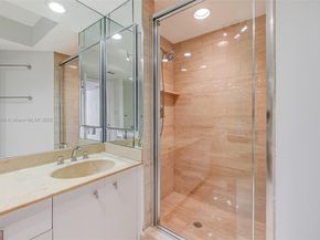 20281 E Country Club Dr 1412, Aventura FL 33180