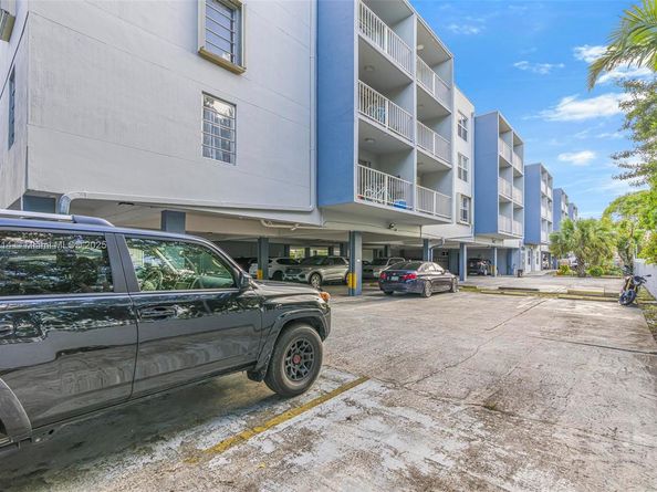 555 NE 123rd St 218A, North Miami FL 33161