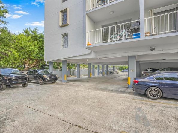 555 NE 123rd St 218A, North Miami FL 33161
