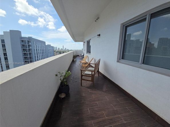36 NW 6th Ave TS9, Miami FL 33128