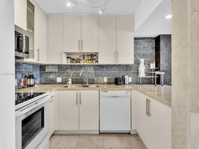 20335 W Country Club Dr 310, Aventura FL 33180