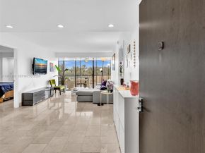 20335 W Country Club Dr 310, Aventura FL 33180