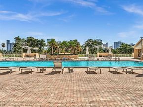 20335 W Country Club Dr 310, Aventura FL 33180