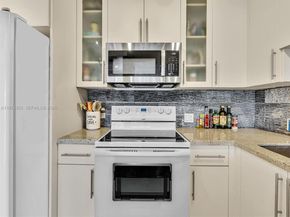 20335 W Country Club Dr 310, Aventura FL 33180
