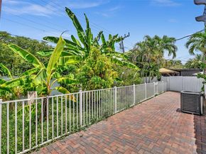 2041 NE 181st St, North Miami Beach FL 33162