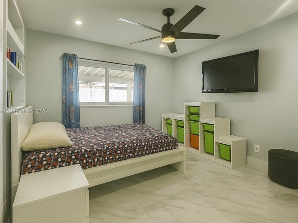 14121 SW 47th St, Miami FL 33175