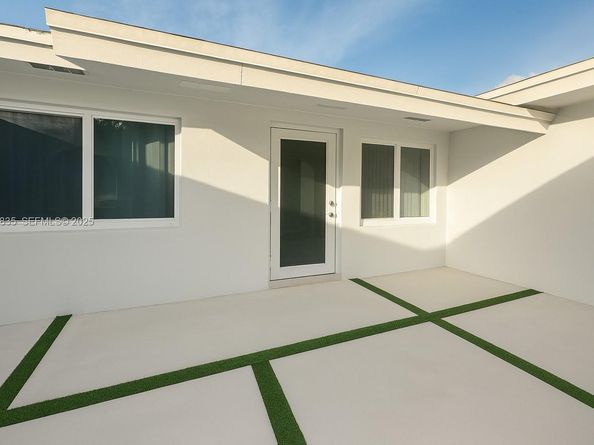 14121 SW 47th St, Miami FL 33175