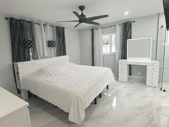 14121 SW 47th St, Miami FL 33175