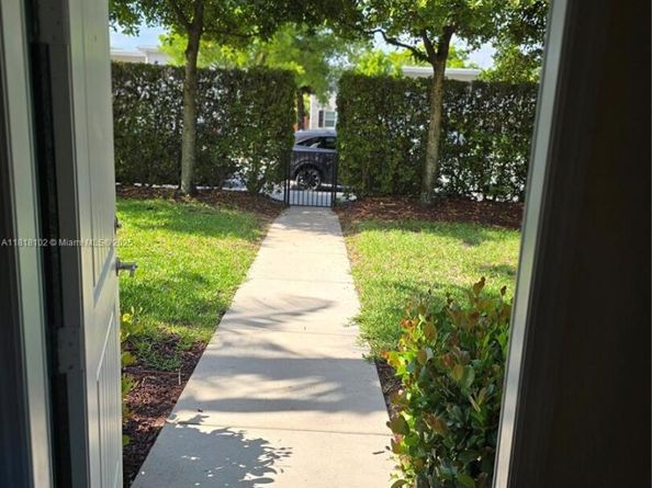 146 SW 7th Ct, Pompano Beach FL 33060