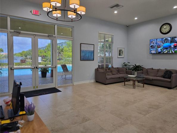146 SW 7th Ct, Pompano Beach FL 33060
