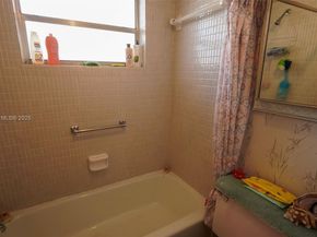 3940 NW 42nd Ave 215, Lauderdale Lakes FL 33319