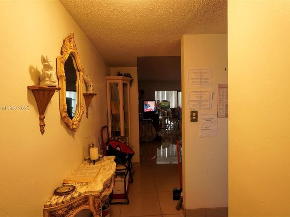 3940 NW 42nd Ave 215, Lauderdale Lakes FL 33319