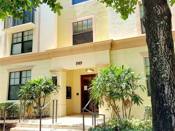1919 Van Buren St 505A, Hollywood FL 33020