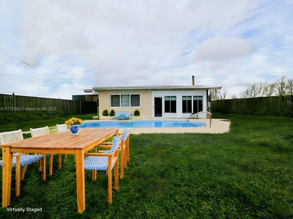 4014 Johnson St, Hollywood FL 33021