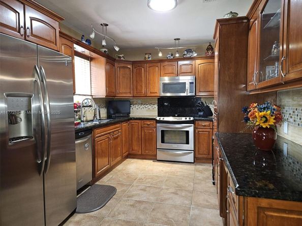 4014 Johnson St, Hollywood FL 33021