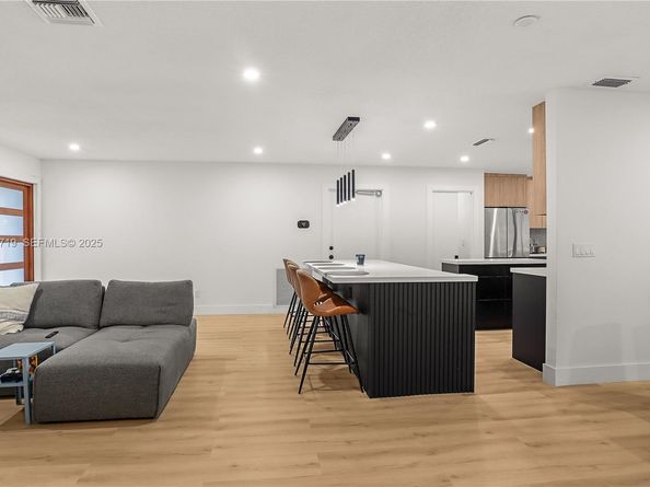 1462 SW 25th Ave, Deerfield Beach FL 33442