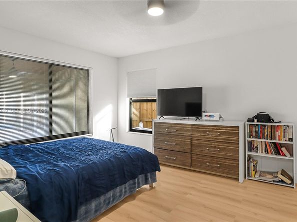 1462 SW 25th Ave, Deerfield Beach FL 33442