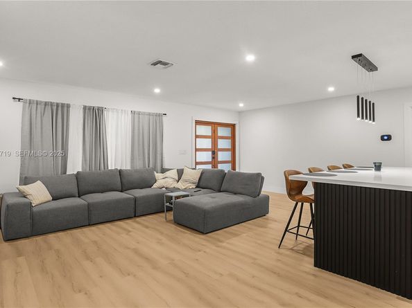 1462 SW 25th Ave, Deerfield Beach FL 33442