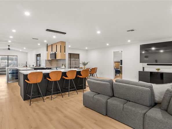 1462 SW 25th Ave, Deerfield Beach FL 33442