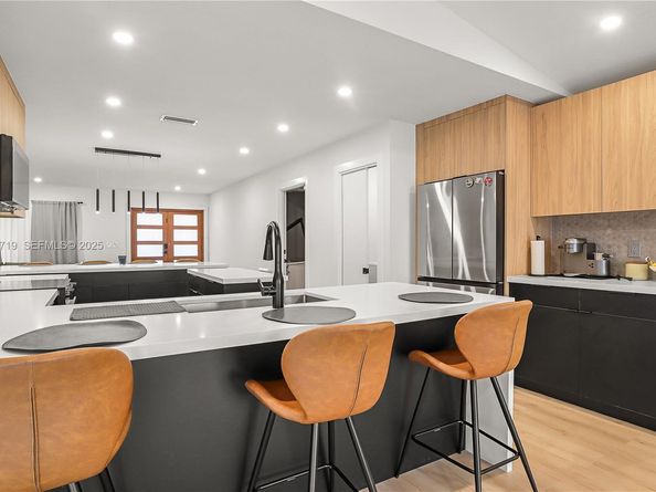 1462 SW 25th Ave, Deerfield Beach FL 33442