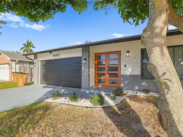 1462 SW 25th Ave, Deerfield Beach FL 33442