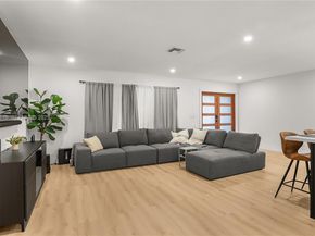 1462 SW 25th Ave, Deerfield Beach FL 33442