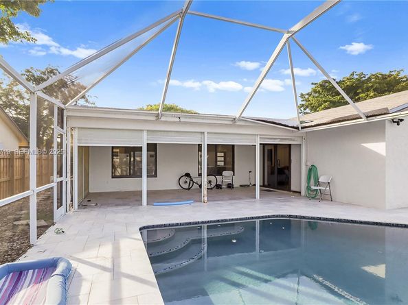 1462 SW 25th Ave, Deerfield Beach FL 33442