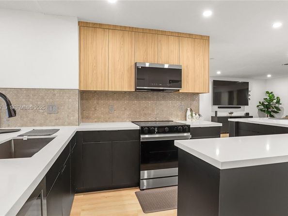 1462 SW 25th Ave, Deerfield Beach FL 33442