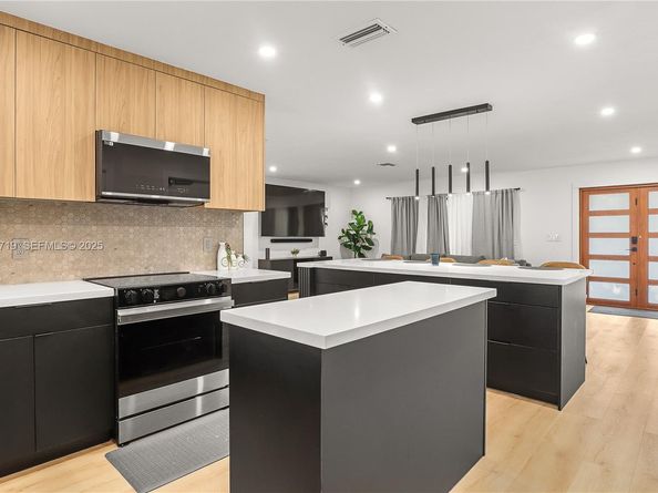 1462 SW 25th Ave, Deerfield Beach FL 33442