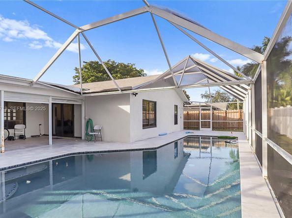 1462 SW 25th Ave, Deerfield Beach FL 33442