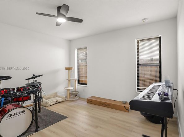 1462 SW 25th Ave, Deerfield Beach FL 33442