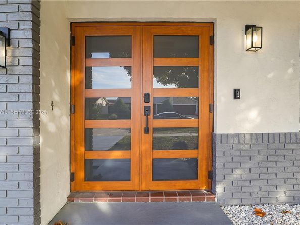 1462 SW 25th Ave, Deerfield Beach FL 33442