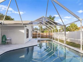 1462 SW 25th Ave, Deerfield Beach FL 33442