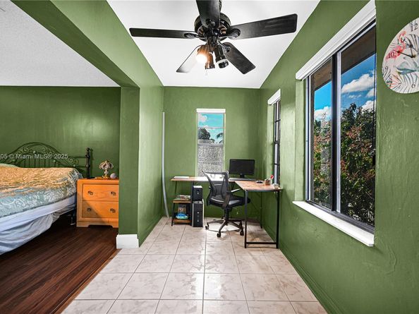 1500 SW 98th Ave, Pembroke Pines FL 33025