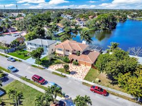 1500 SW 98th Ave, Pembroke Pines FL 33025