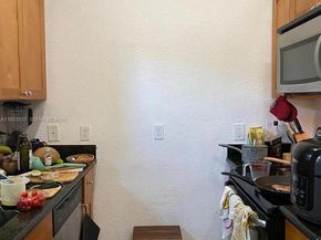 851 80th St, Miami Beach FL 33141