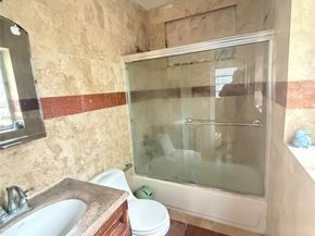 2141 NE 124th St, North Miami FL 33181