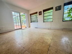 2141 NE 124th St, North Miami FL 33181