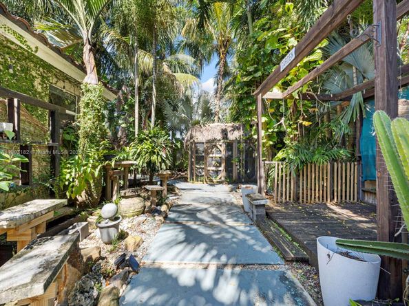 2101 NW 15th Ter, Homestead FL 33030