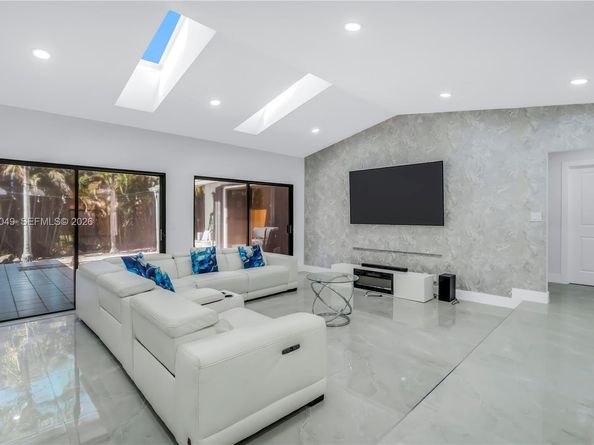 4500 NW 113th Ter, Coral Springs FL 33065