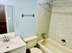 1021 Mockingbird Ln 215, Plantation FL 33324