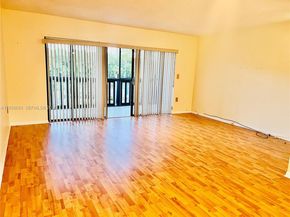 1021 Mockingbird Ln 215, Plantation FL 33324