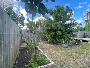 800 N 70th Ave, Hollywood FL 33024