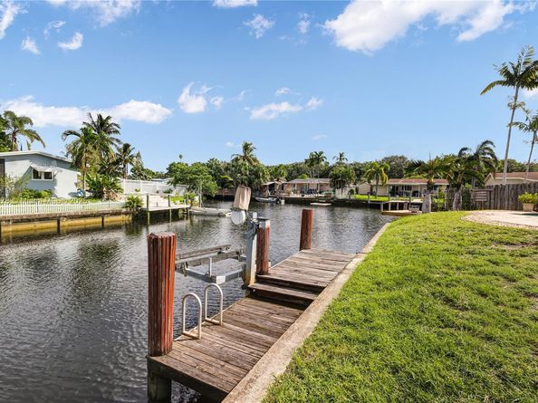 1831 NW 33rd St, Oakland Park FL 33309