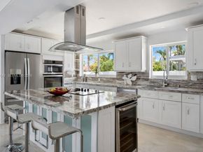 416 N Rainbow Dr, Hollywood FL 33021