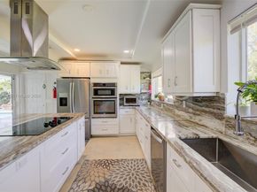 416 N Rainbow Dr, Hollywood FL 33021