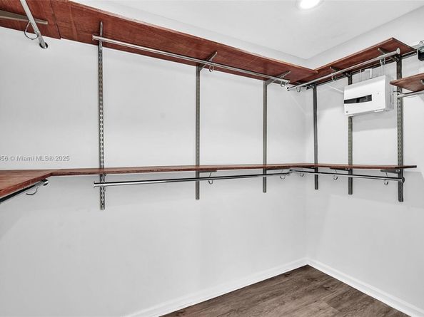 794 Lake Blvd, Weston FL 33326